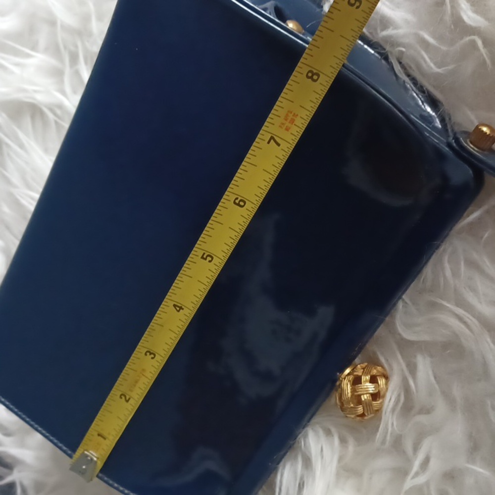 Vintage  patent leather  purse - Picture 10 of 16